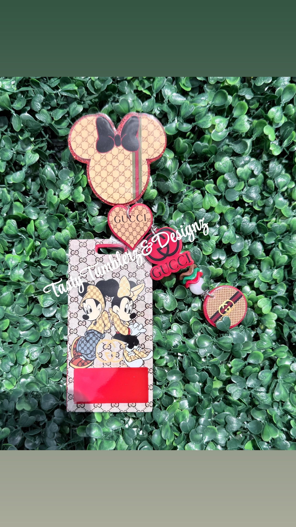 Gucci Mickey & Minnie Mouse Badge Set